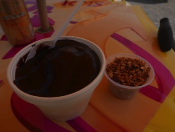  Açai smoothie with granola, tudo bom! 