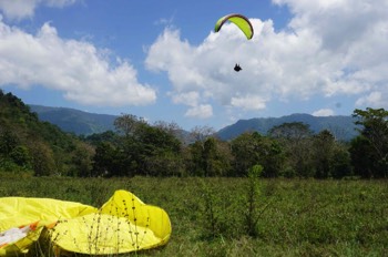  Landing out after XC flight 